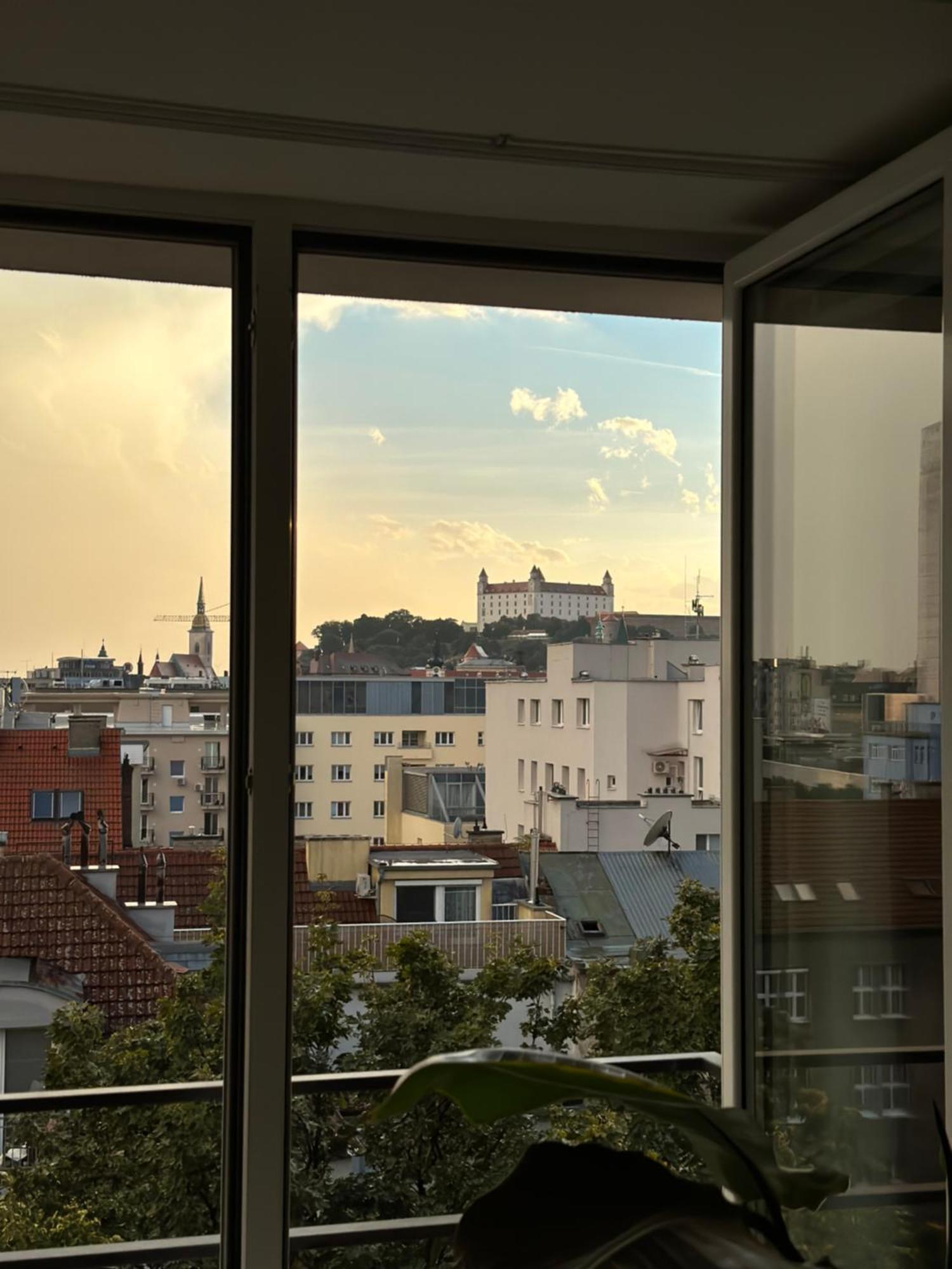 شقة Urban Zenhouse No.2 - Breakfast Included براتسيلافا المظهر الخارجي الصورة