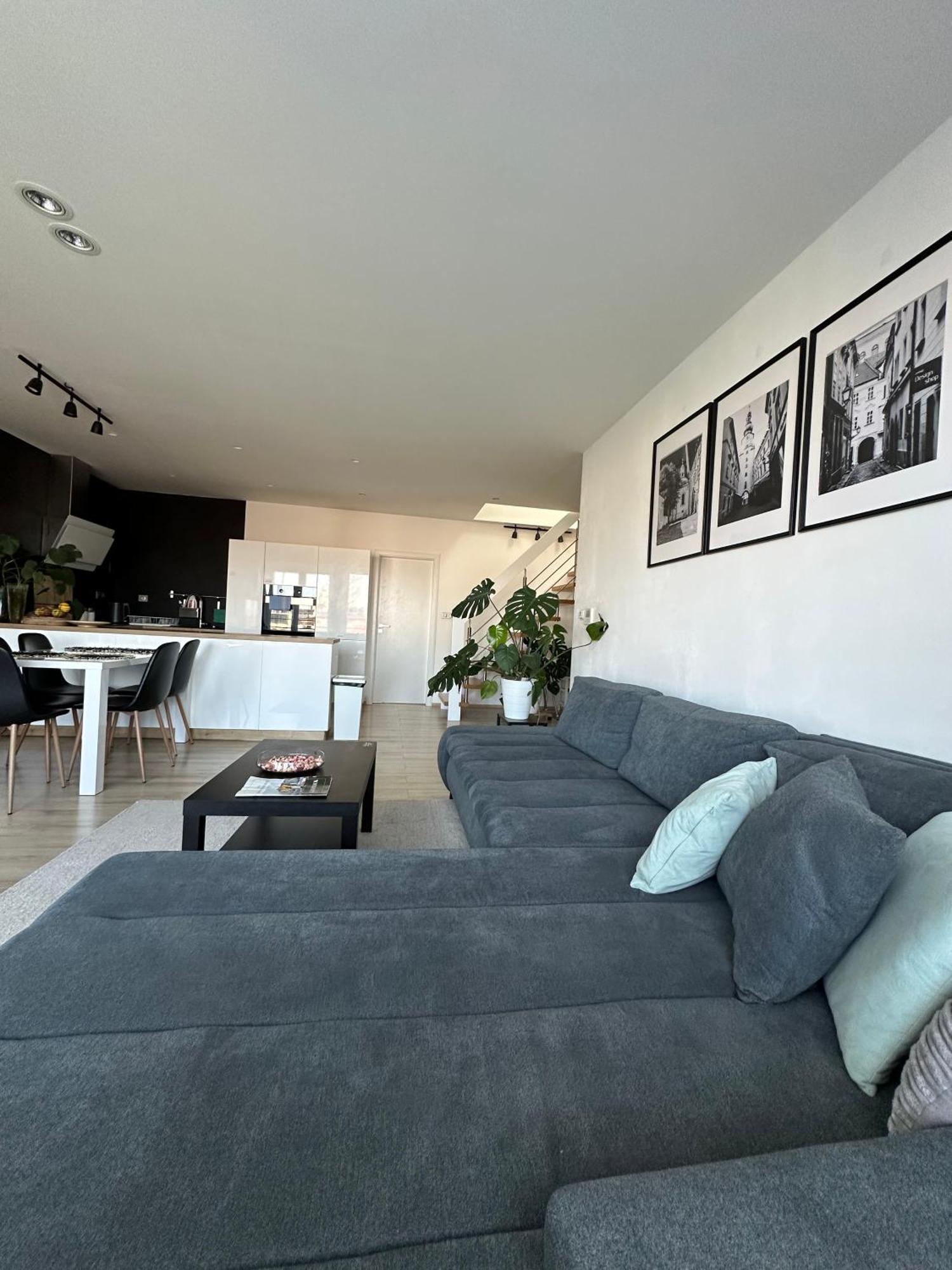شقة Urban Zenhouse No.2 - Breakfast Included براتسيلافا المظهر الخارجي الصورة